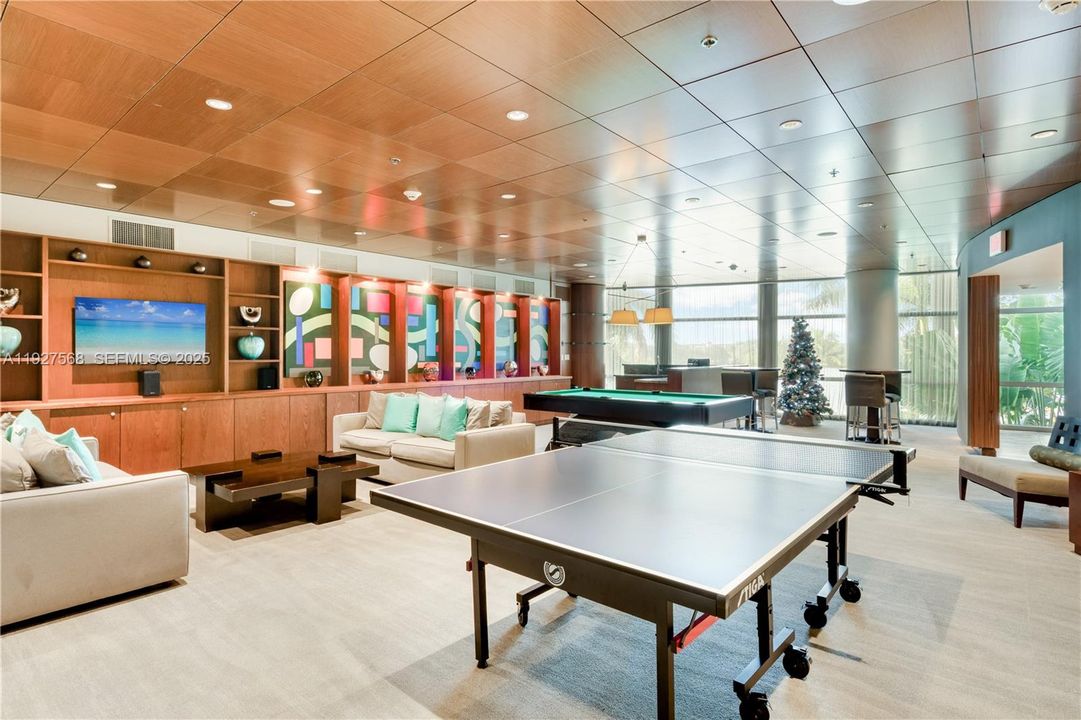 En Venta: $355,000 (2 camas, 2 baños, 1165 Pies cuadrados)