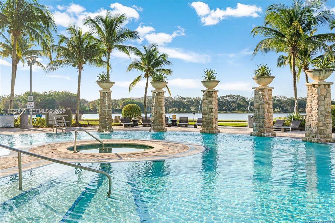 En Venta: $355,000 (2 camas, 2 baños, 1165 Pies cuadrados)