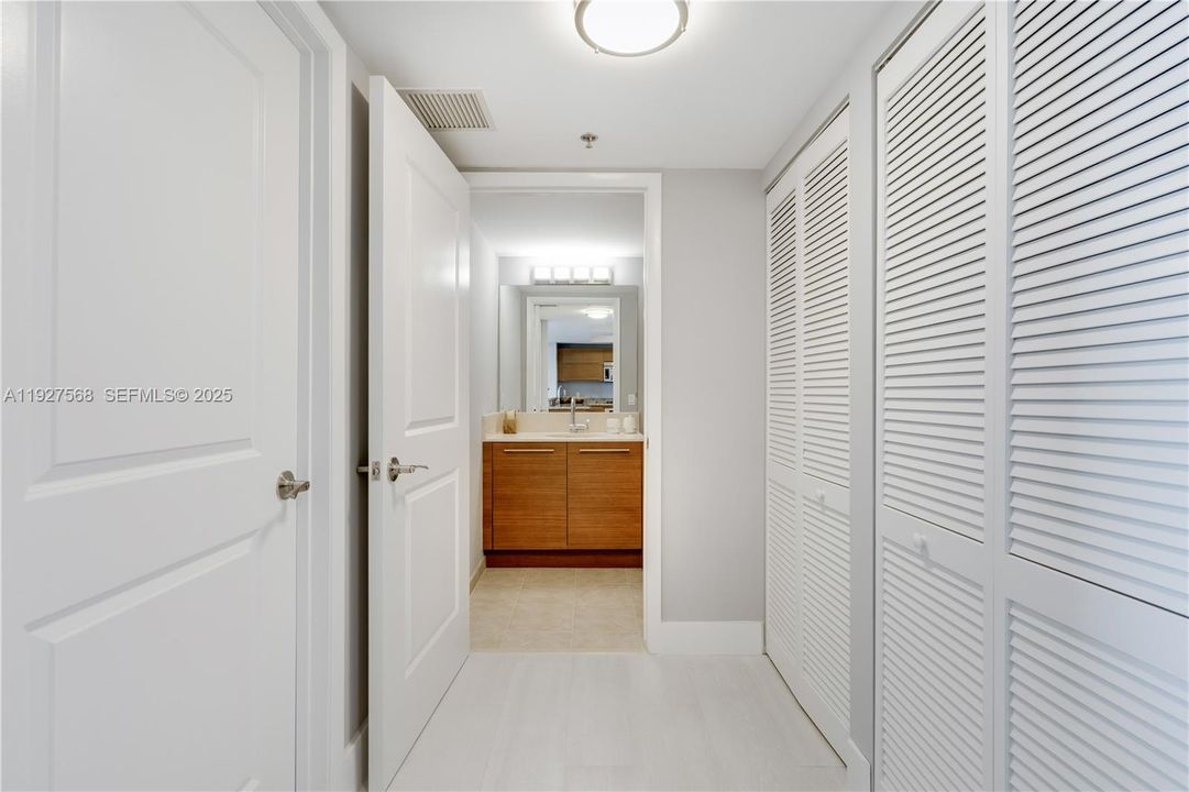 En Venta: $355,000 (2 camas, 2 baños, 1165 Pies cuadrados)