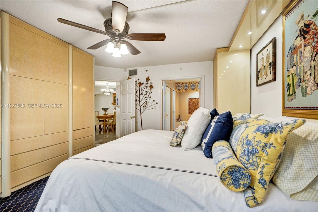 For Sale: $375,000 (2 beds, 2 baths, 1150 Square Feet)