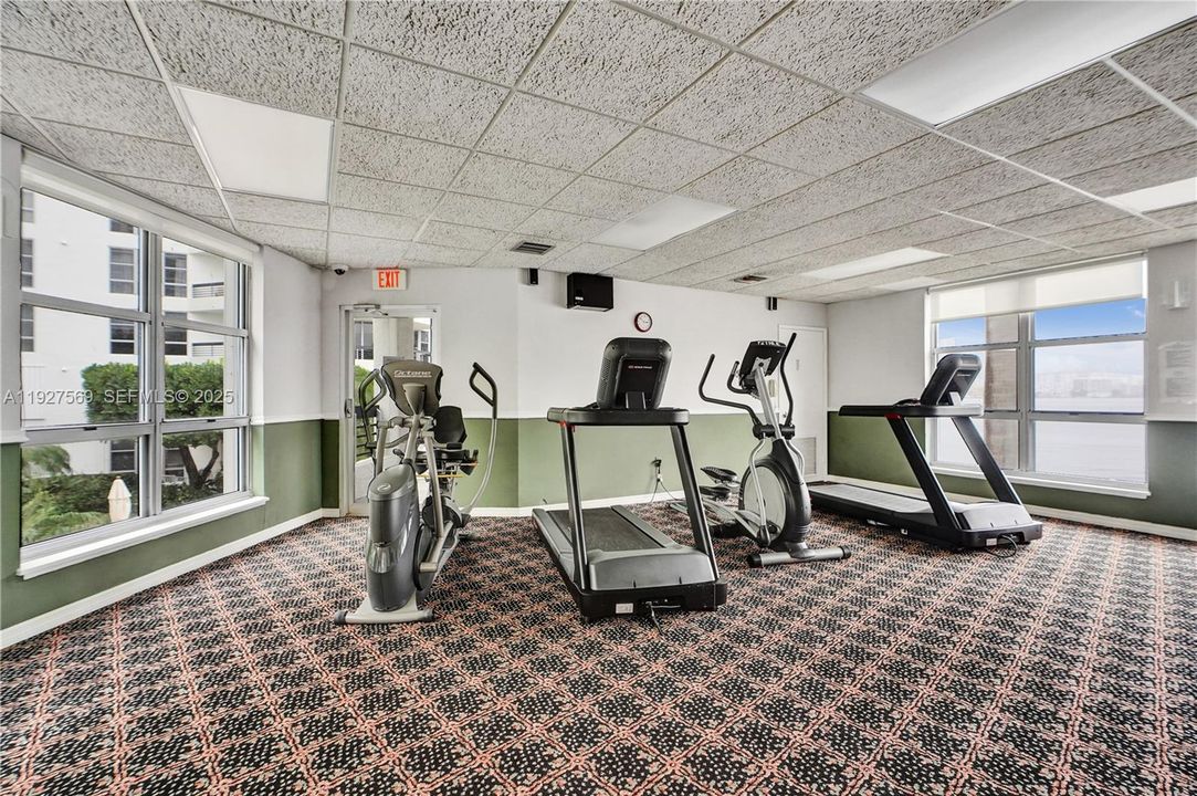 For Sale: $375,000 (2 beds, 2 baths, 1150 Square Feet)