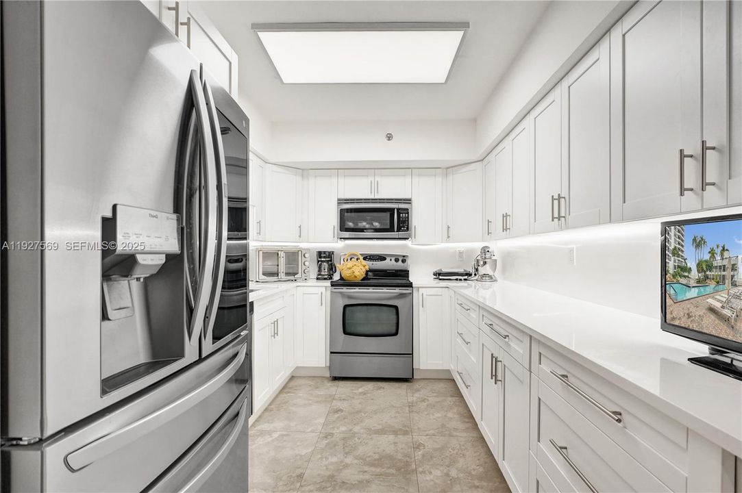 For Sale: $375,000 (2 beds, 2 baths, 1150 Square Feet)