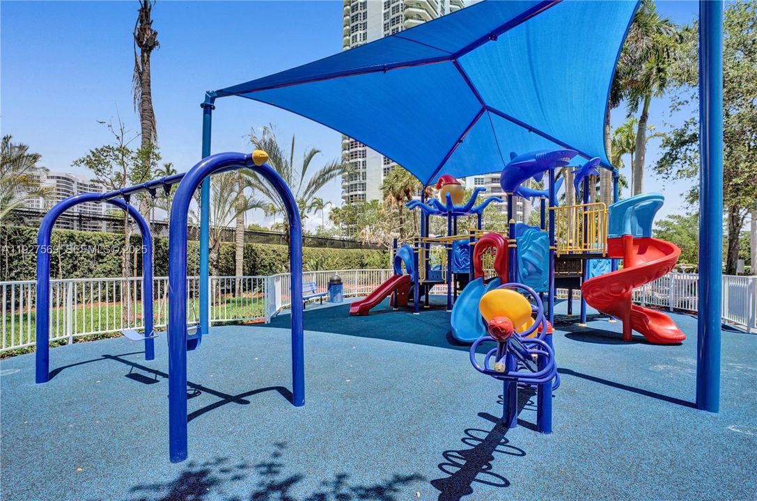 For Sale: $375,000 (2 beds, 2 baths, 1150 Square Feet)