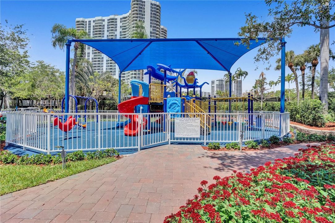 For Sale: $375,000 (2 beds, 2 baths, 1150 Square Feet)