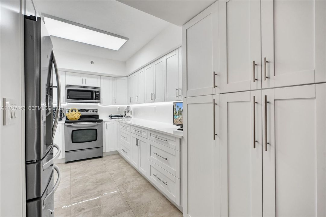 For Sale: $375,000 (2 beds, 2 baths, 1150 Square Feet)