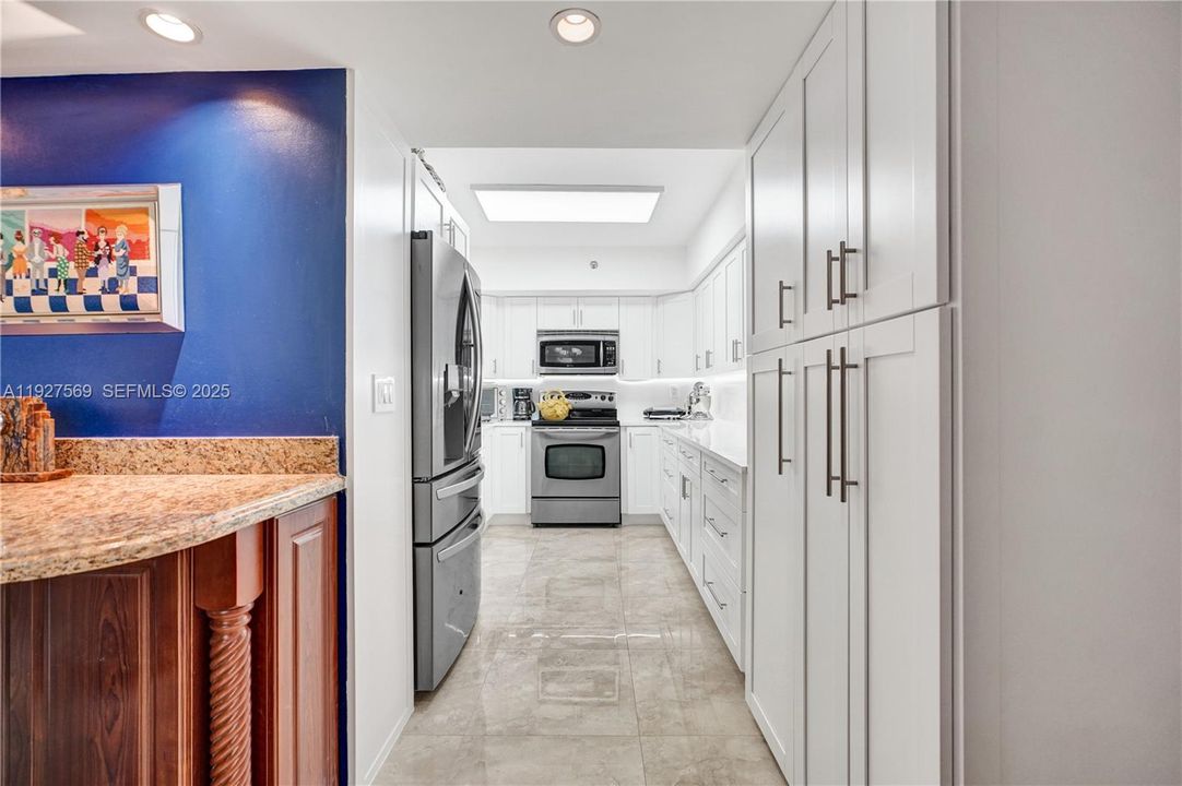 For Sale: $375,000 (2 beds, 2 baths, 1150 Square Feet)