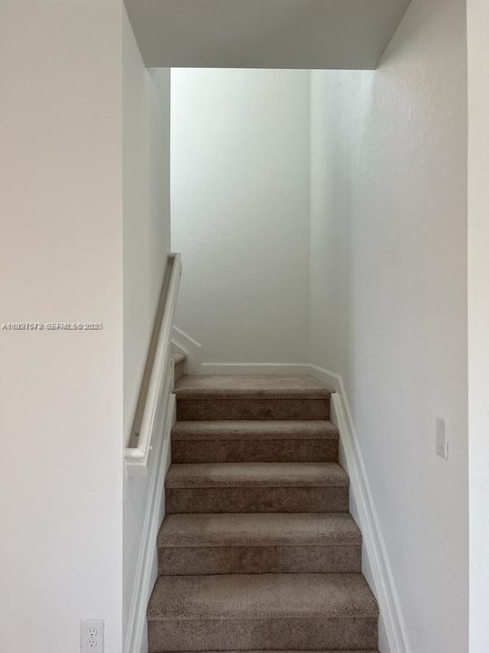 В аренду: $3,850 (4 спален, 2 ванн, 1983 Квадратных фут)