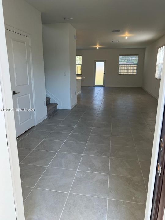 В аренду: $3,850 (4 спален, 2 ванн, 1983 Квадратных фут)