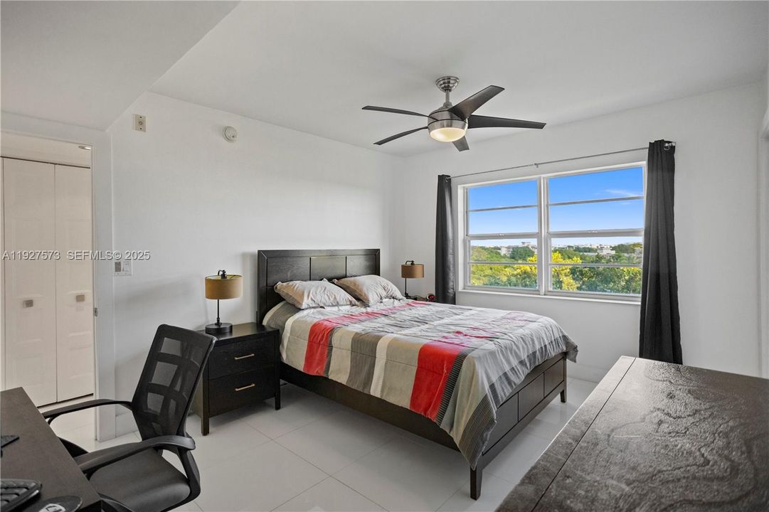 For Sale: $379,900 (3 beds, 2 baths, 1390 Square Feet)