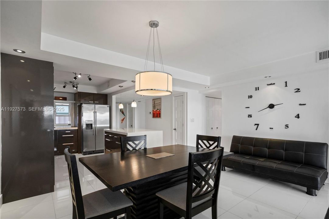 For Sale: $379,900 (3 beds, 2 baths, 1390 Square Feet)