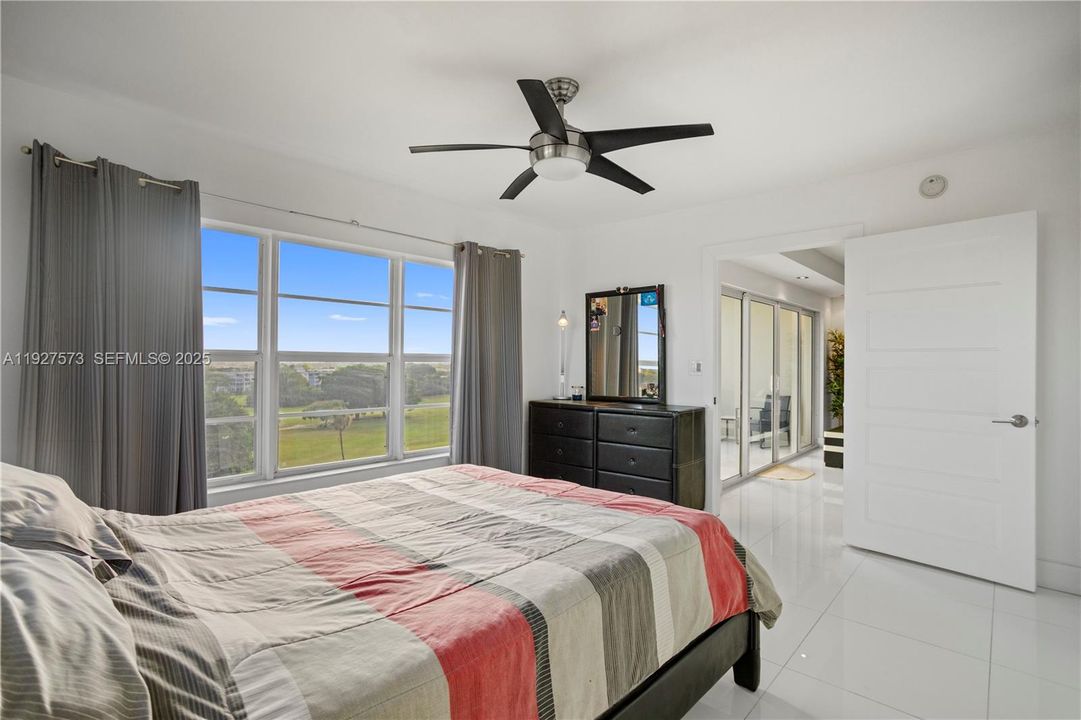 For Sale: $379,900 (3 beds, 2 baths, 1390 Square Feet)