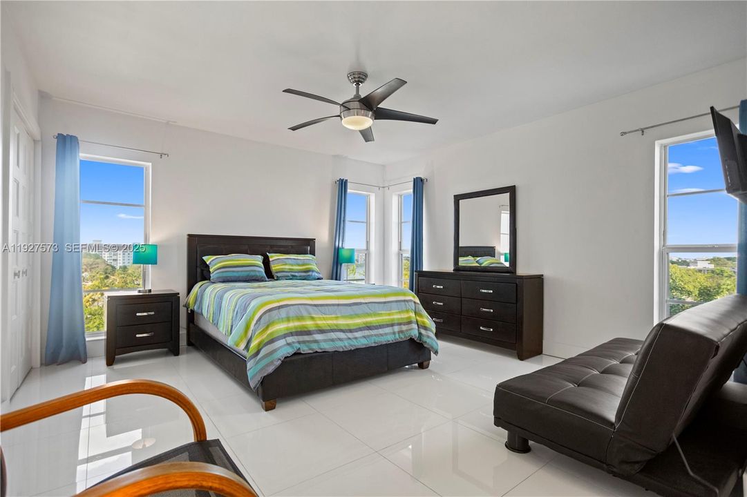 For Sale: $379,900 (3 beds, 2 baths, 1390 Square Feet)