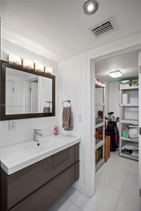 For Sale: $379,900 (3 beds, 2 baths, 1390 Square Feet)