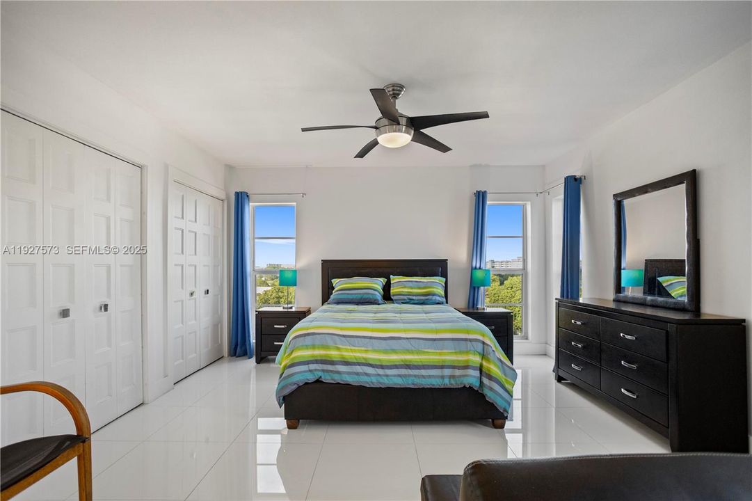 For Sale: $379,900 (3 beds, 2 baths, 1390 Square Feet)