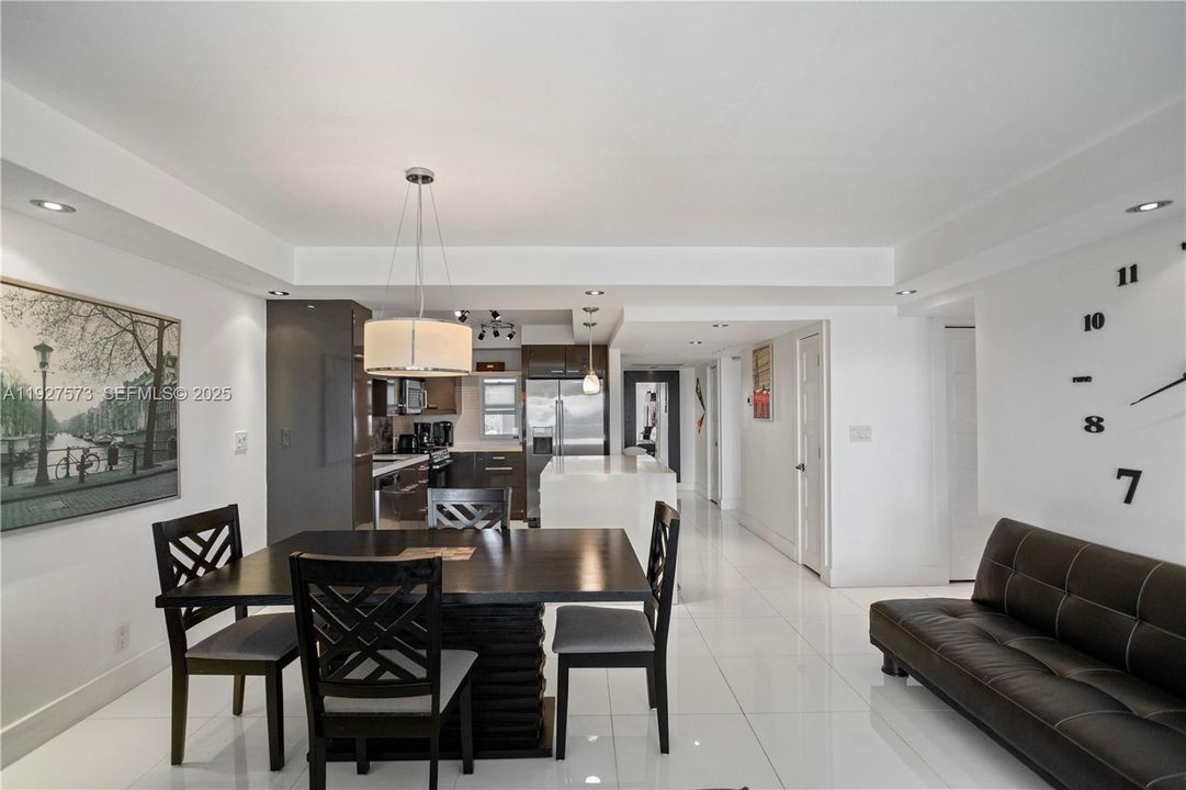 For Sale: $379,900 (3 beds, 2 baths, 1390 Square Feet)