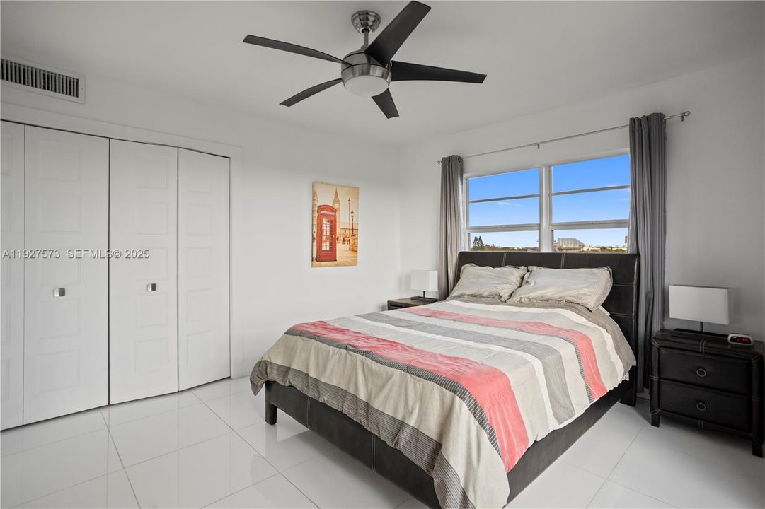 For Sale: $379,900 (3 beds, 2 baths, 1390 Square Feet)