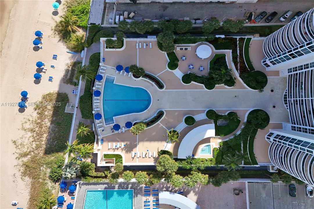 Activo con contrato: $1,875,000 (3 camas, 4 baños, 2823 Pies cuadrados)