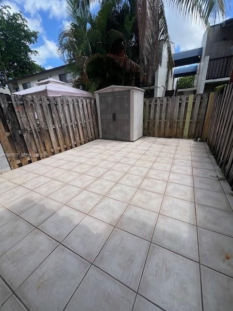 En Venta: $299,900 (2 camas, 2 baños, 1210 Pies cuadrados)