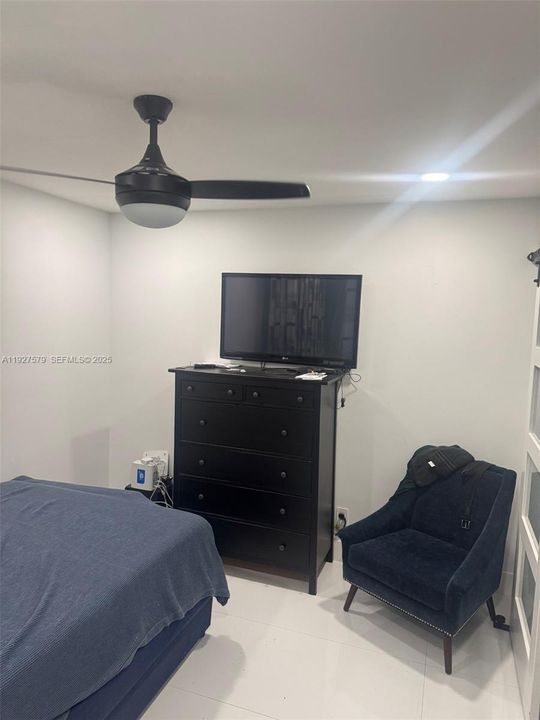 В аренду: $3,000 (2 спален, 1 ванн, 1300 Квадратных фут)