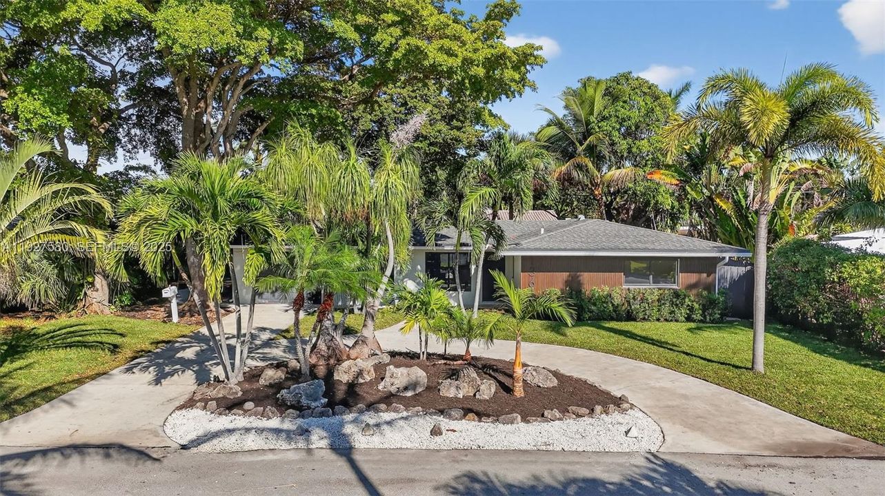 For Sale: $824,000 (3 beds, 2 baths, 1680 Square Feet)