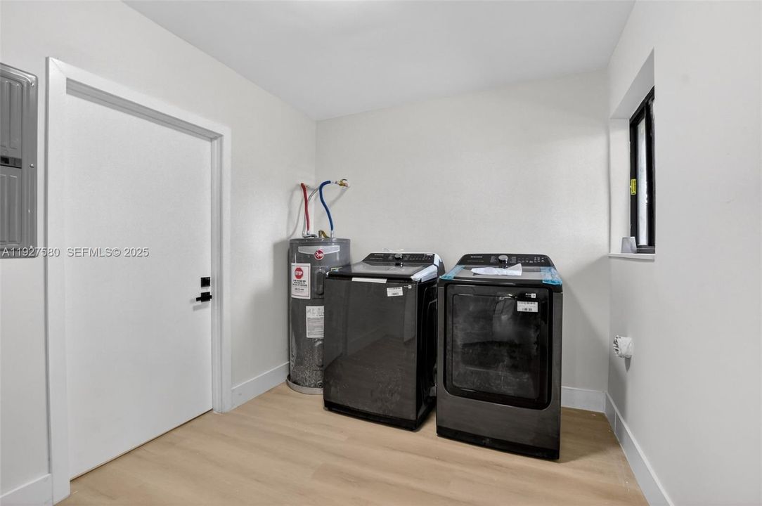 For Sale: $824,000 (3 beds, 2 baths, 1680 Square Feet)