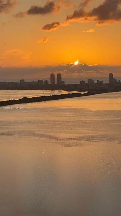 待售: $1,995,000 (3 贝兹, 3 浴室, 0 平方英尺)