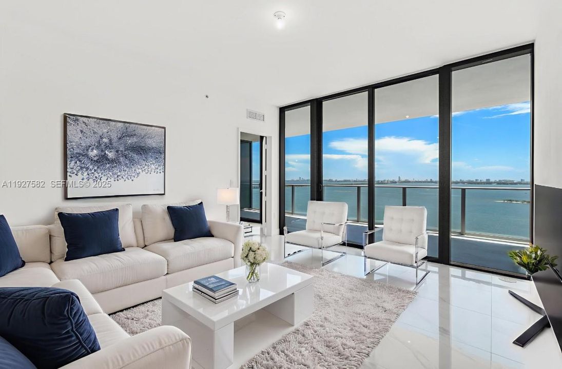 待售: $1,995,000 (3 贝兹, 3 浴室, 0 平方英尺)