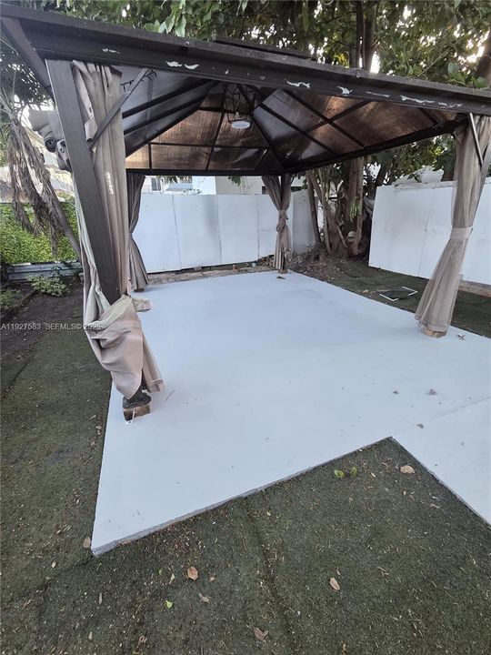 В аренду: $2,295 (2 спален, 1 ванн, 700 Квадратных фут)