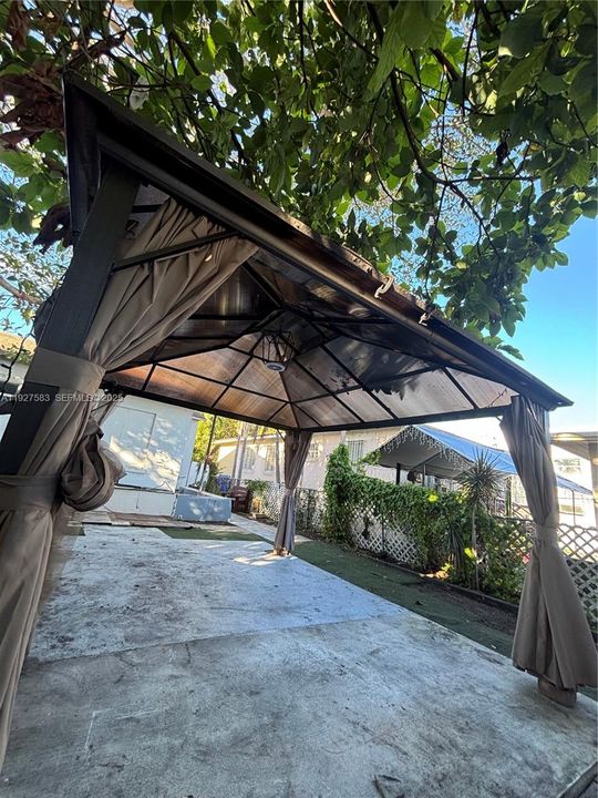 В аренду: $2,295 (2 спален, 1 ванн, 700 Квадратных фут)