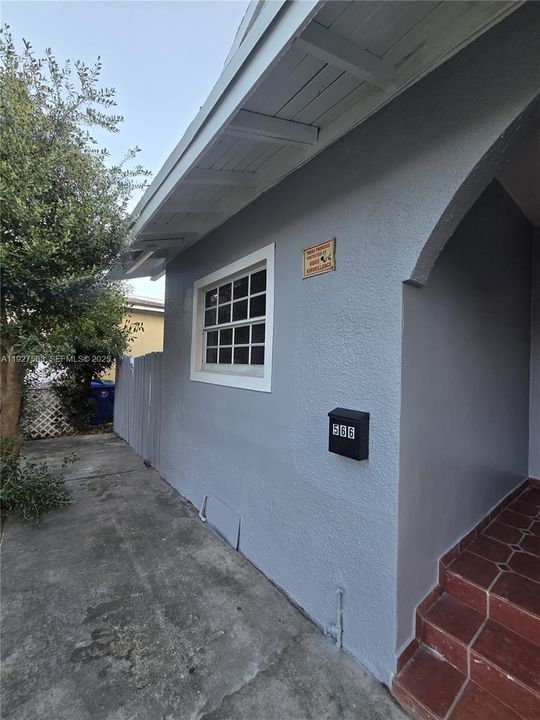 В аренду: $2,295 (2 спален, 1 ванн, 700 Квадратных фут)