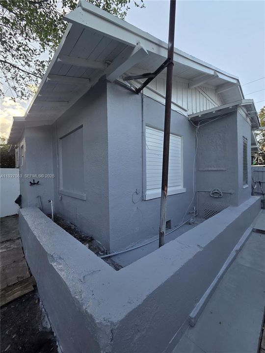 В аренду: $2,295 (2 спален, 1 ванн, 700 Квадратных фут)