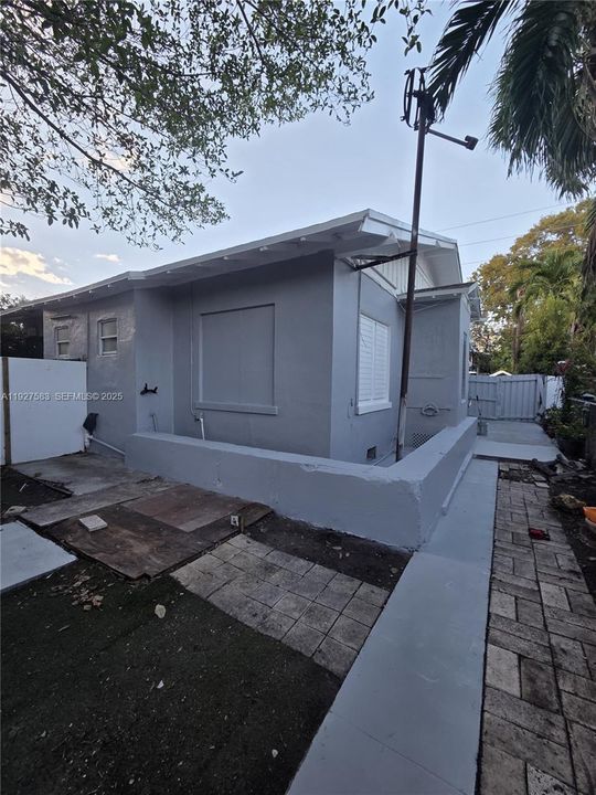 В аренду: $2,295 (2 спален, 1 ванн, 700 Квадратных фут)