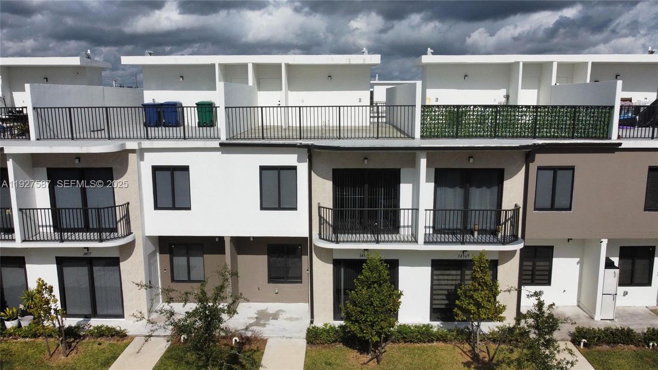 En Renta: $3,000 (4 camas, 3 baños, 1398 Pies cuadrados)