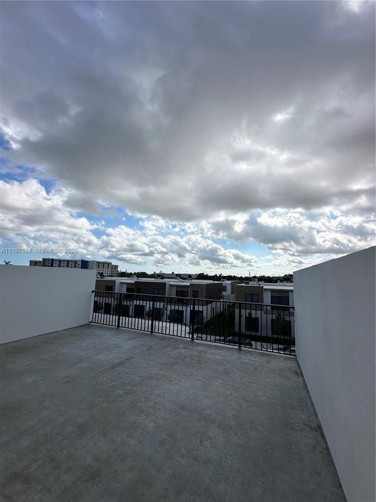 En Renta: $3,000 (4 camas, 3 baños, 1398 Pies cuadrados)