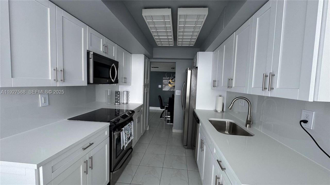 出租: $2,500 (2 贝兹, 2 浴室, 1565 平方英尺)