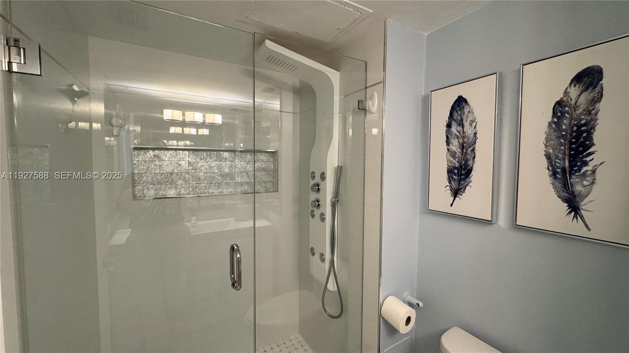 出租: $2,500 (2 贝兹, 2 浴室, 1565 平方英尺)