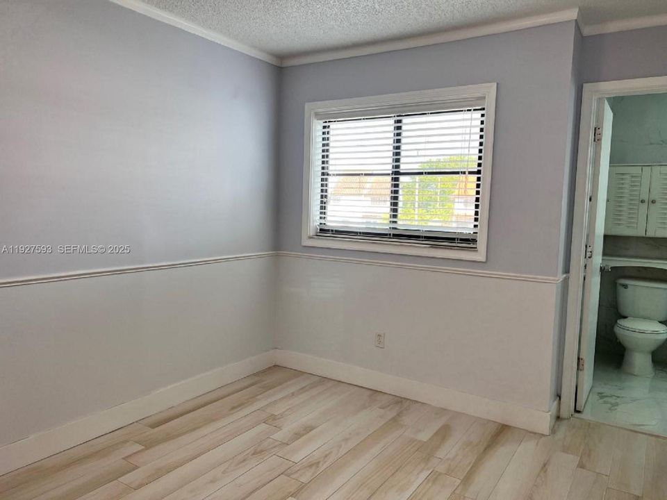 出租: $2,500 (2 贝兹, 2 浴室, 1034 平方英尺)