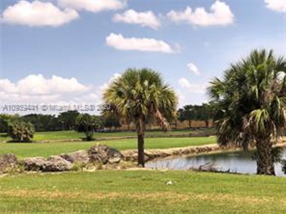 出租: $2,500 (2 贝兹, 2 浴室, 1034 平方英尺)