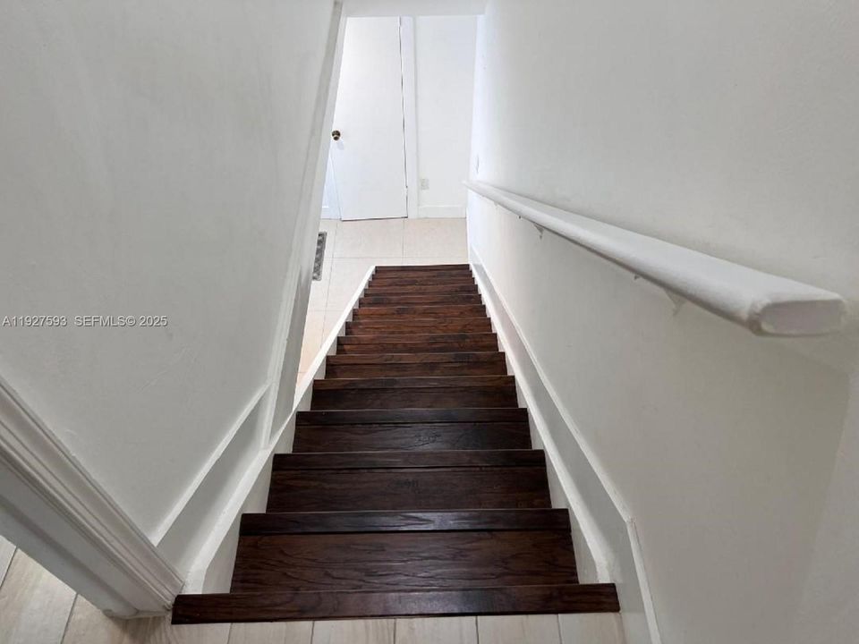 出租: $2,500 (2 贝兹, 2 浴室, 1034 平方英尺)