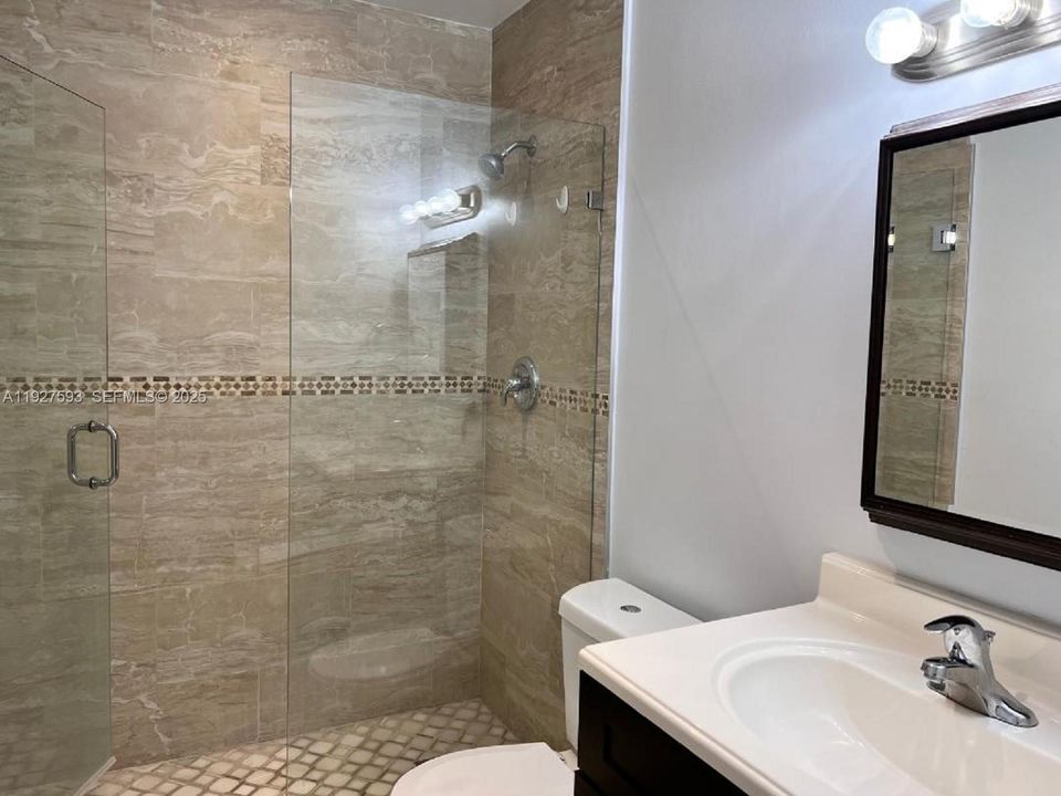 出租: $2,500 (2 贝兹, 2 浴室, 1034 平方英尺)