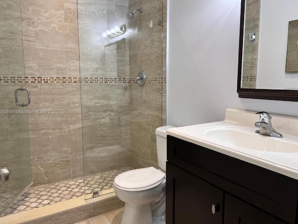 出租: $2,500 (2 贝兹, 2 浴室, 1034 平方英尺)