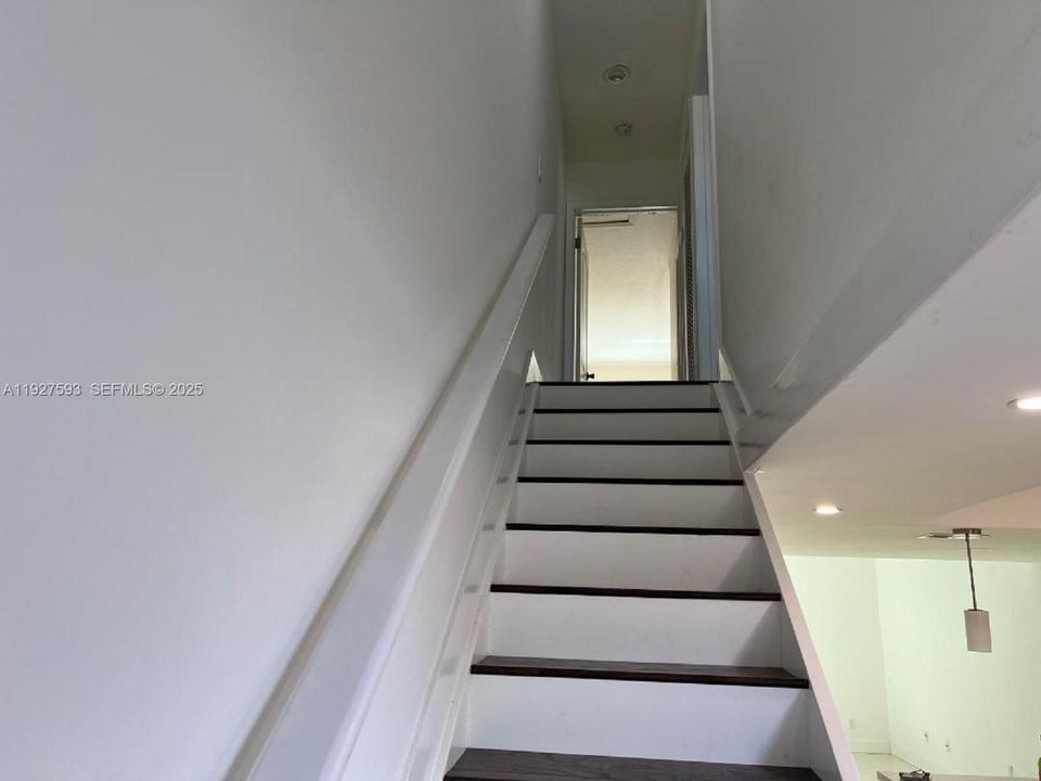 出租: $2,500 (2 贝兹, 2 浴室, 1034 平方英尺)