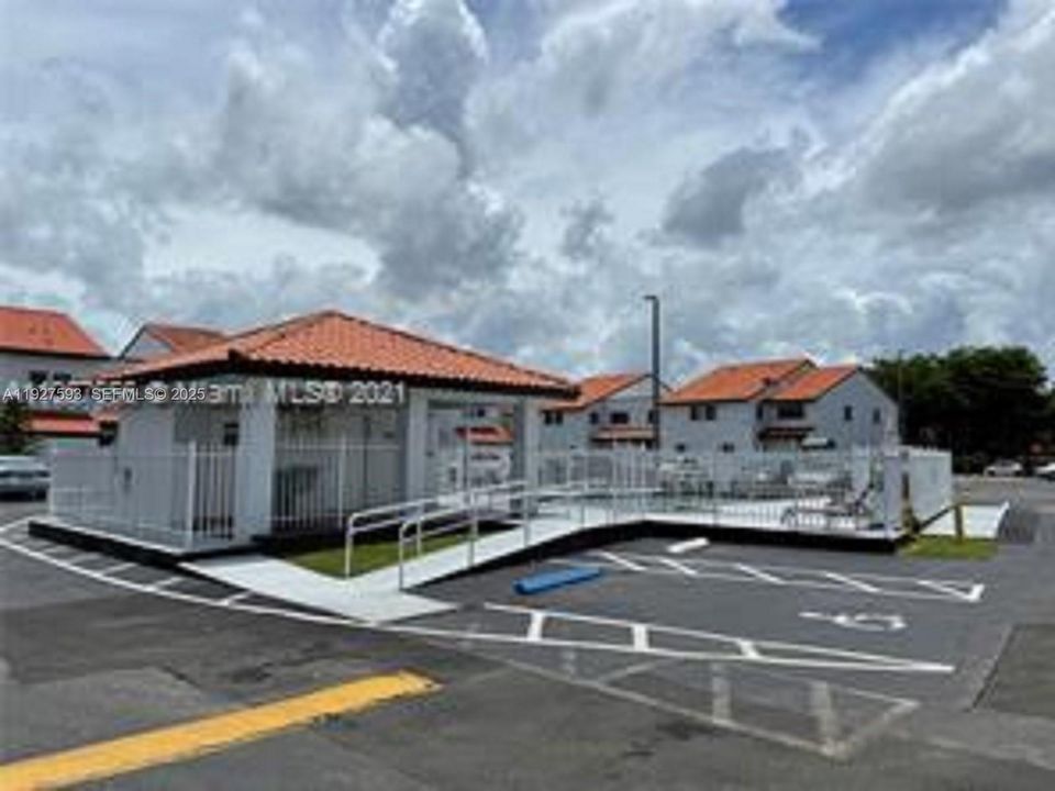 出租: $2,500 (2 贝兹, 2 浴室, 1034 平方英尺)