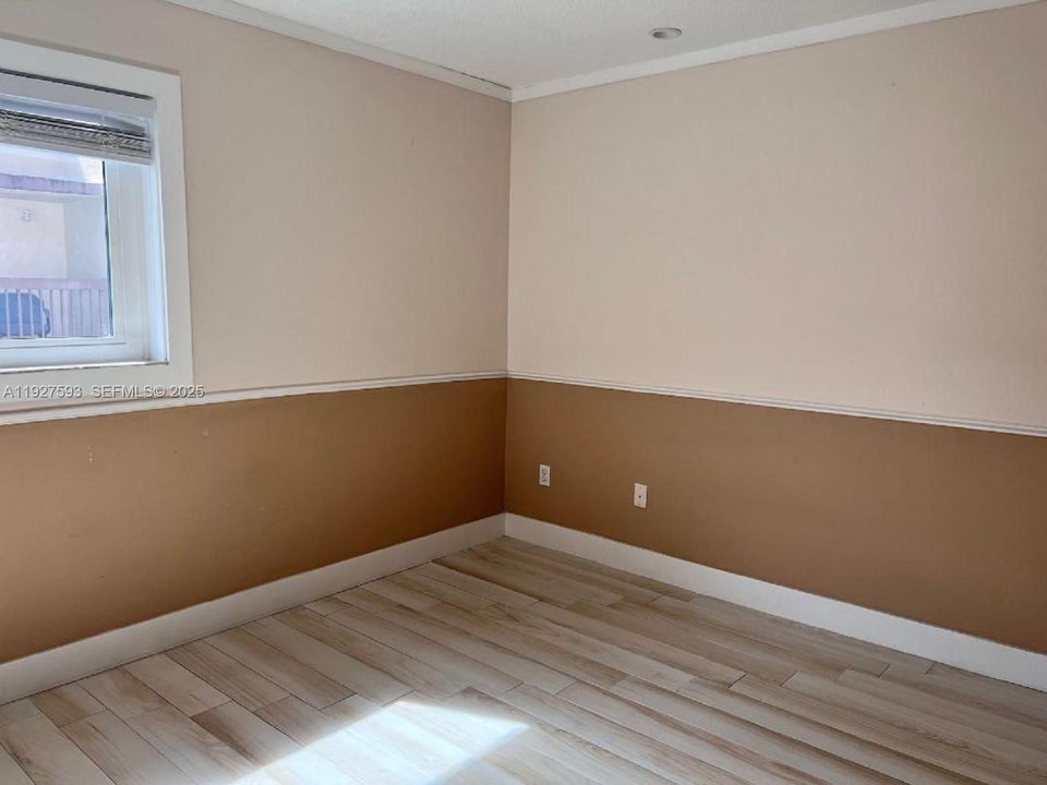 出租: $2,500 (2 贝兹, 2 浴室, 1034 平方英尺)