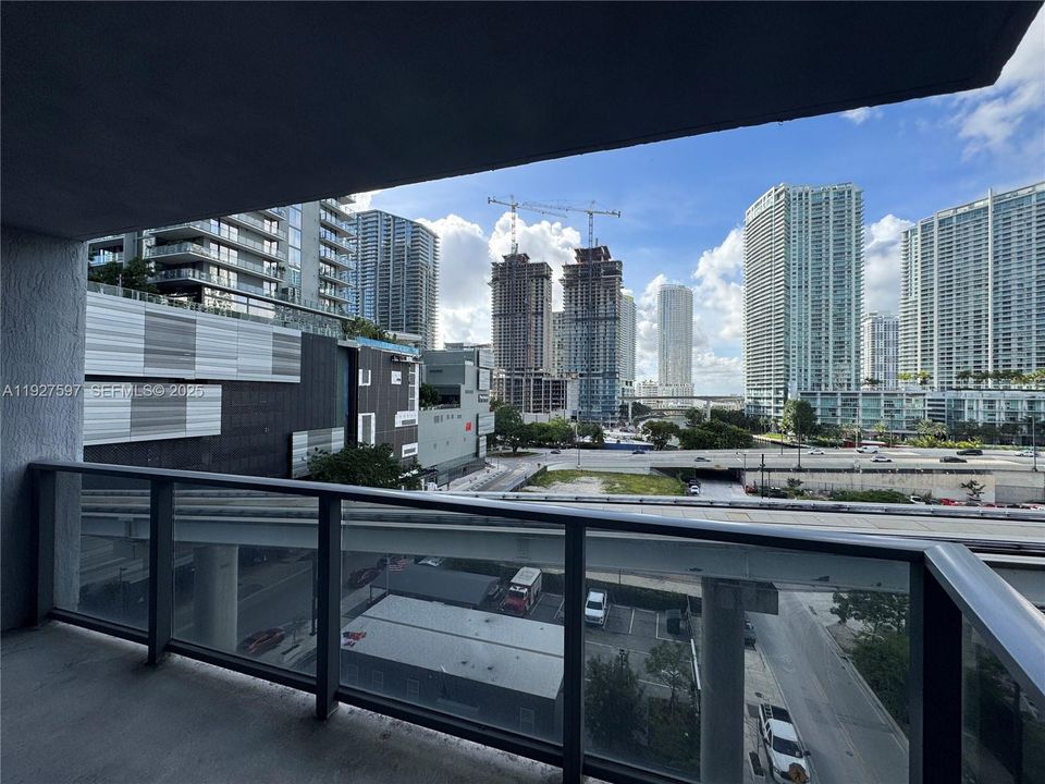 В аренду: $3,500 (2 спален, 2 ванн, 1016 Квадратных фут)