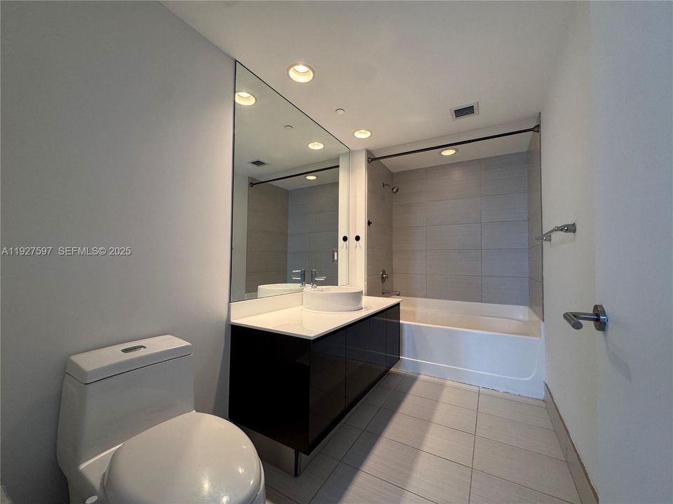 В аренду: $3,500 (2 спален, 2 ванн, 1016 Квадратных фут)