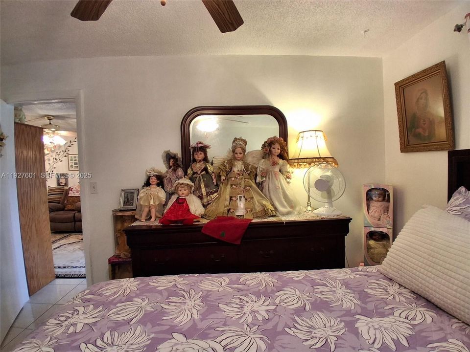 待售: $130,000 (2 贝兹, 2 浴室, 850 平方英尺)