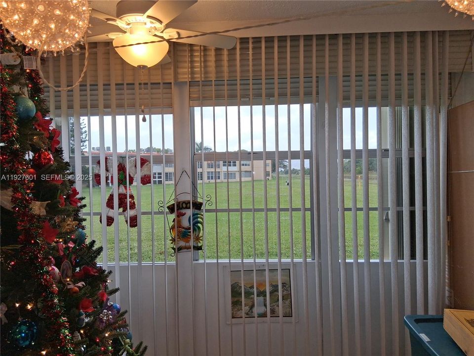 待售: $130,000 (2 贝兹, 2 浴室, 850 平方英尺)