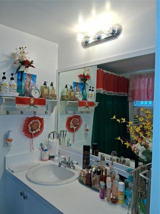 待售: $130,000 (2 贝兹, 2 浴室, 850 平方英尺)