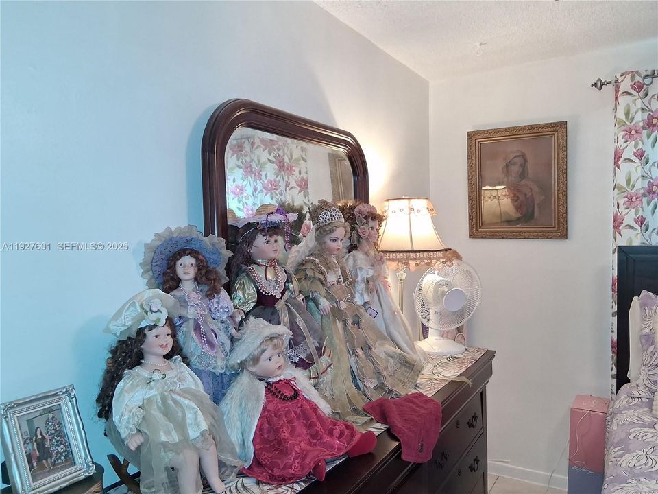 待售: $130,000 (2 贝兹, 2 浴室, 850 平方英尺)